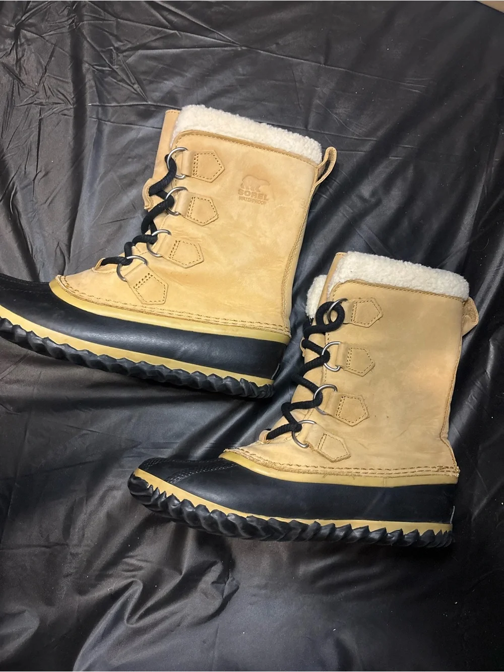 Sorel Tan & Black Winter Lace-Up Boots